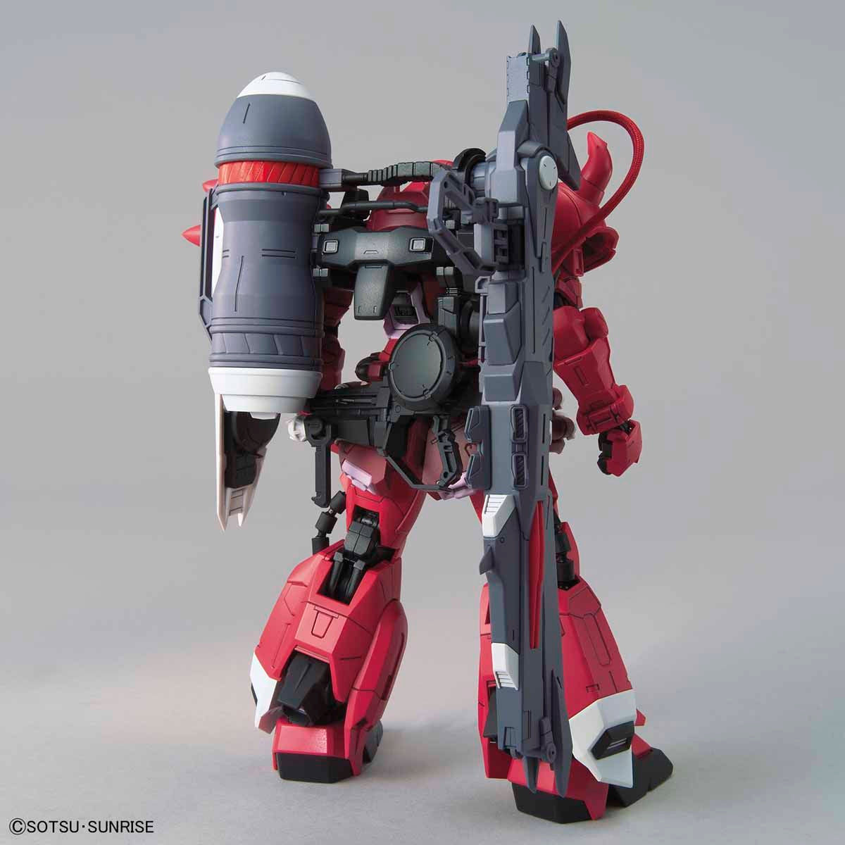 MG 1/100 Gunner Zaku Warrior (Lunamaria Hawke's custom machine)