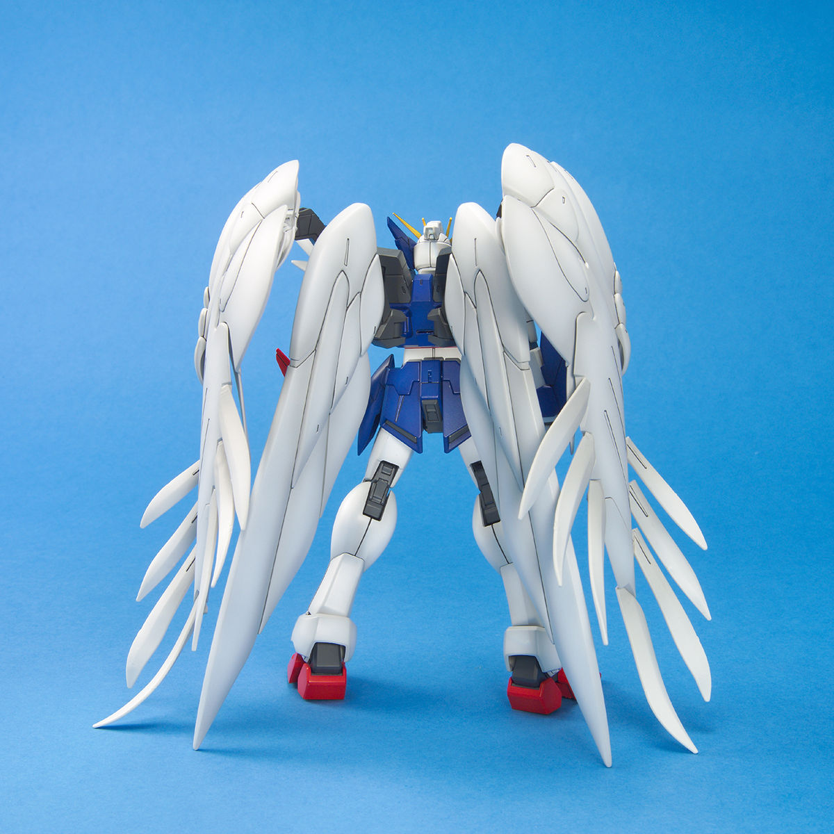 MG 1/100 Wing Gundam Zero (Endless Waltz version)